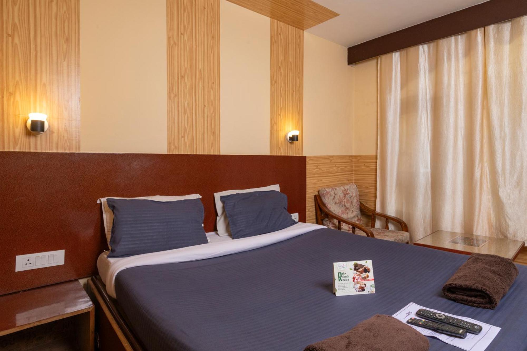 Devi Enterprises - Hotel Khems Ooty Esterno foto