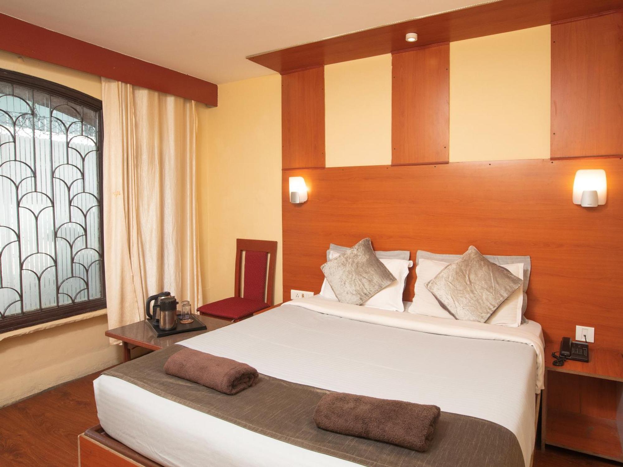 Devi Enterprises - Hotel Khems Ooty Esterno foto