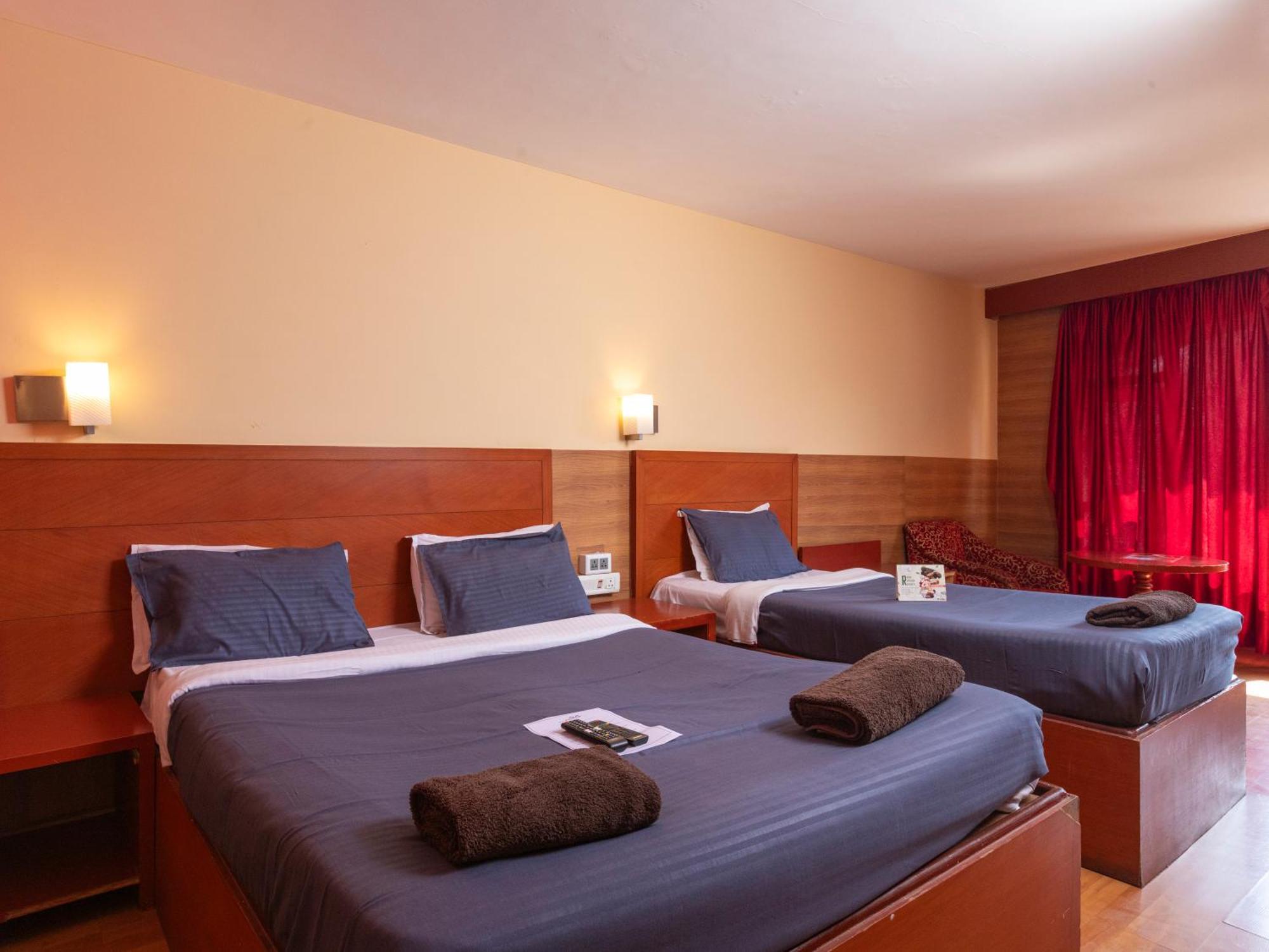 Devi Enterprises - Hotel Khems Ooty Esterno foto