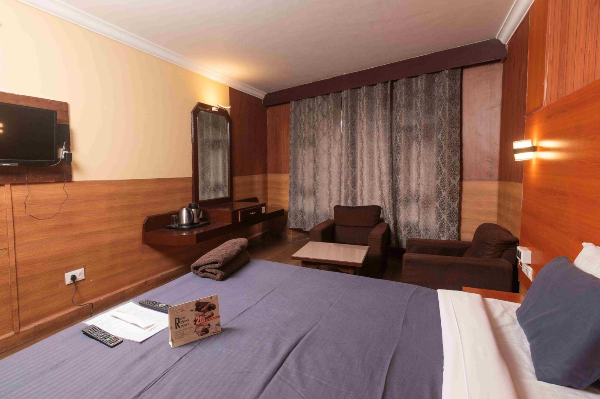 Devi Enterprises - Hotel Khems Ooty Esterno foto