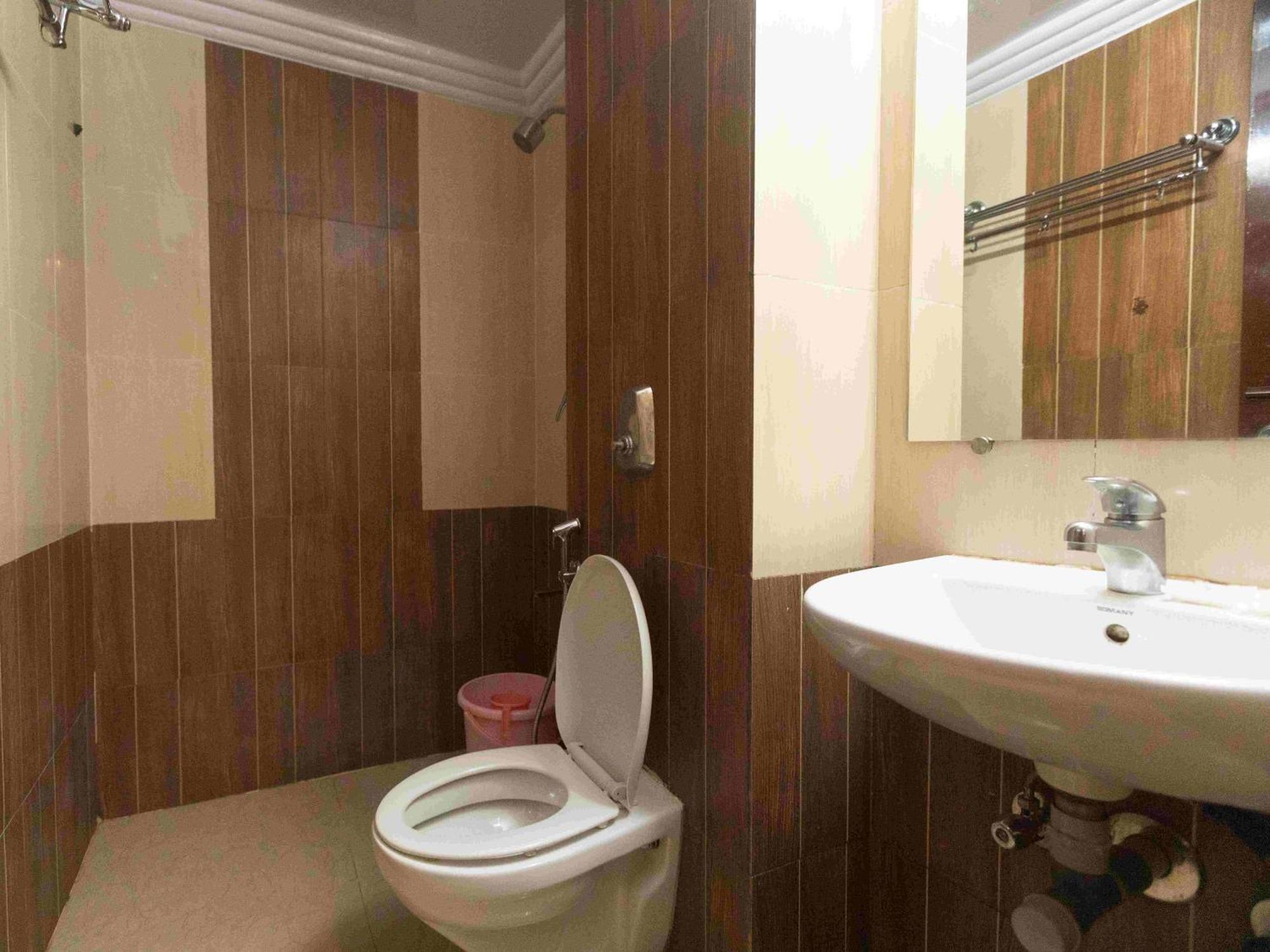Devi Enterprises - Hotel Khems Ooty Esterno foto
