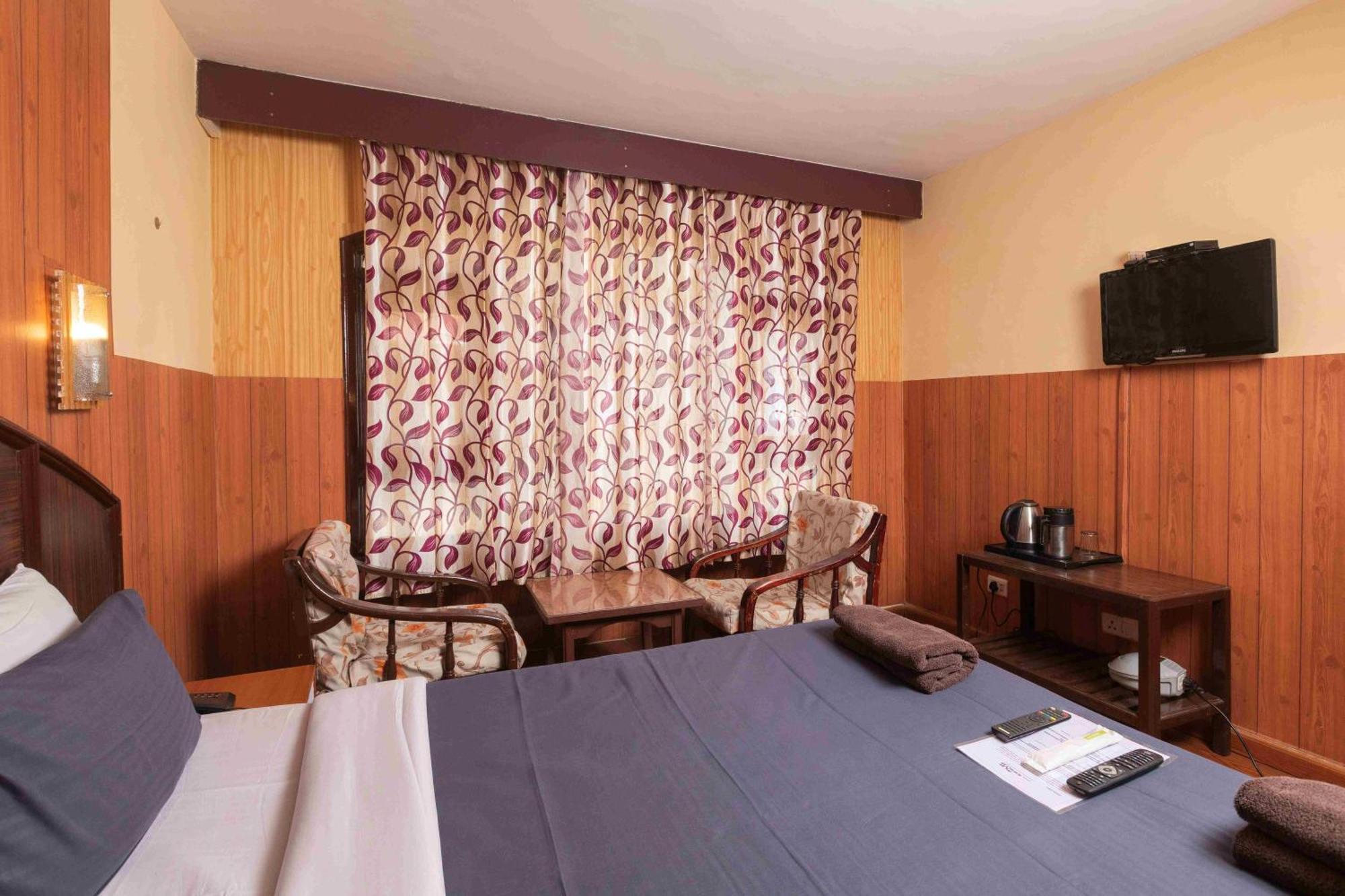 Devi Enterprises - Hotel Khems Ooty Esterno foto