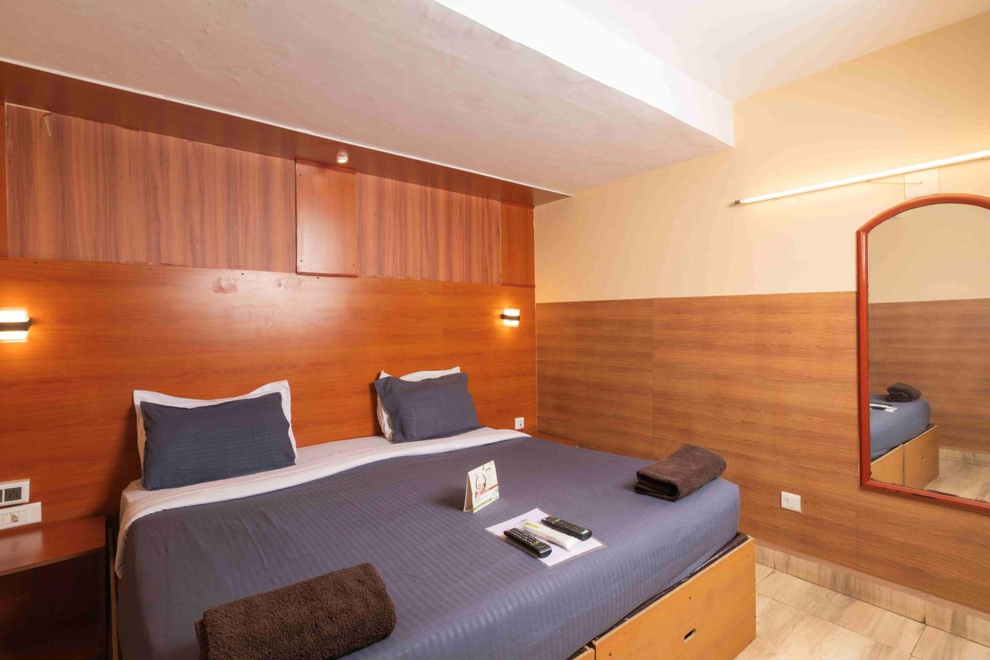 Devi Enterprises - Hotel Khems Ooty Esterno foto