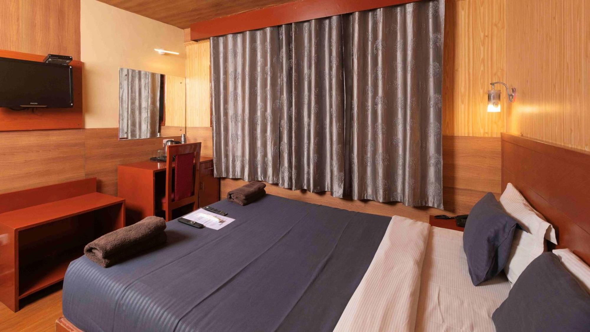 Devi Enterprises - Hotel Khems Ooty Esterno foto